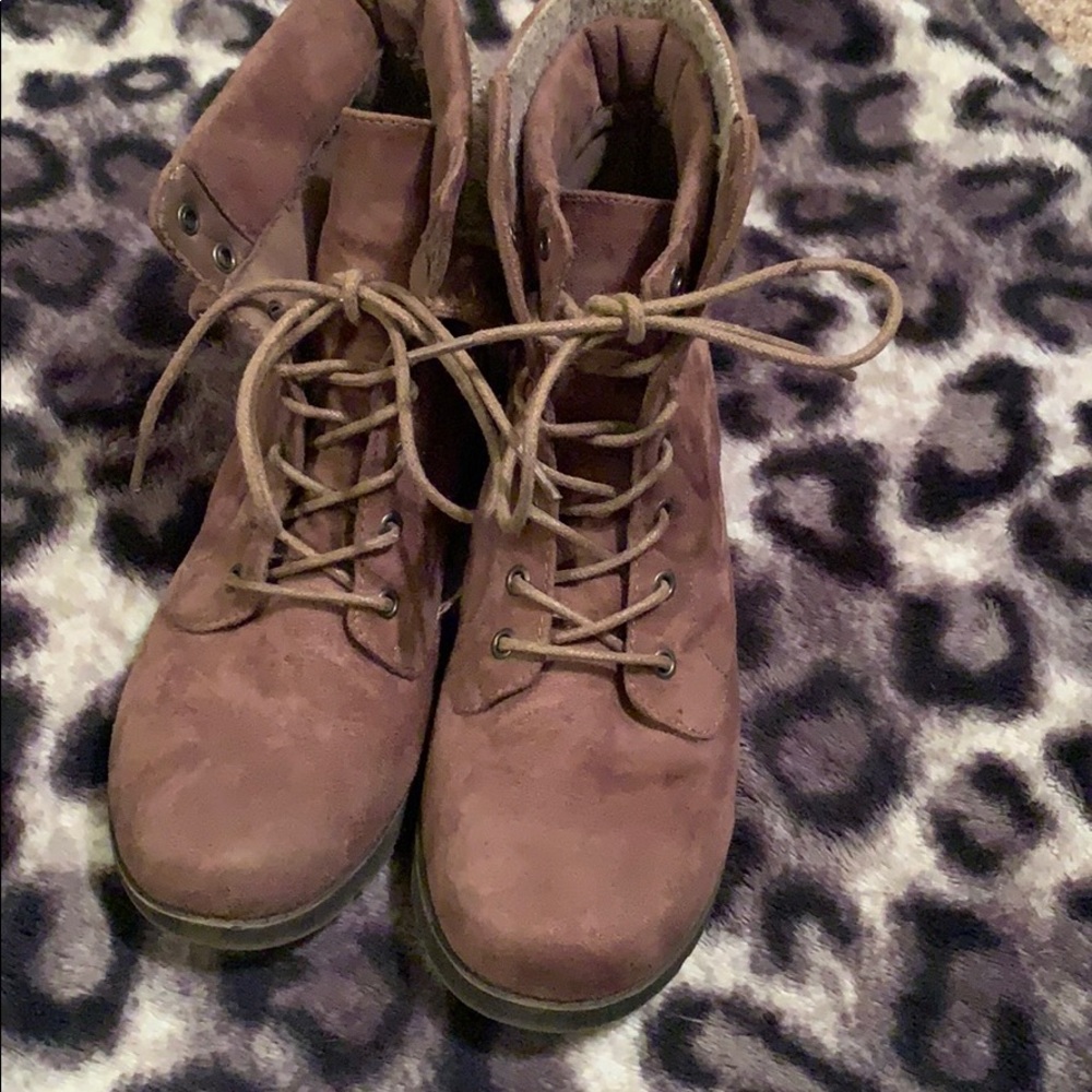 Arizona brand Brown suede lace up boots size 8.5